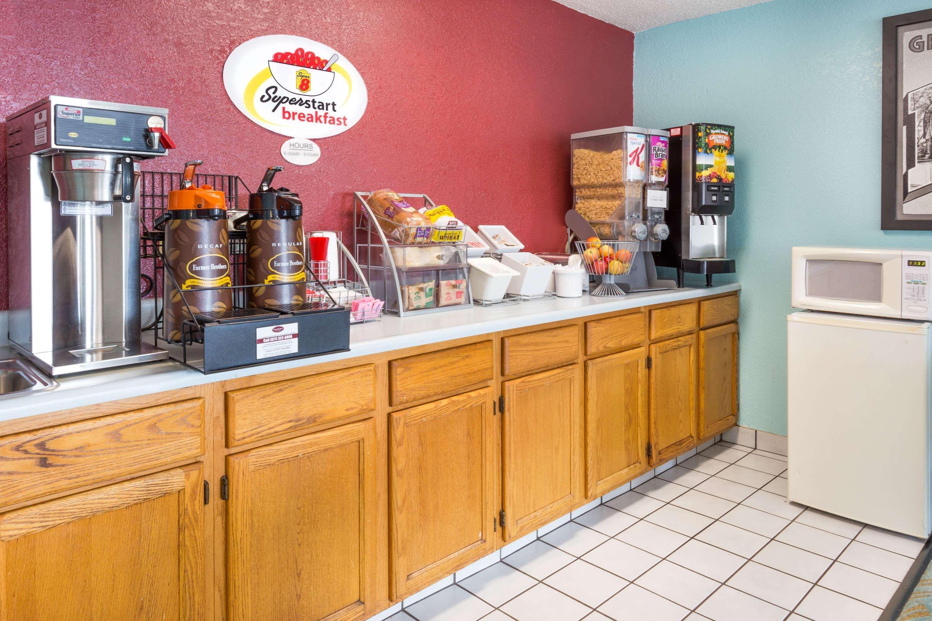 Super 8 By Wyndham Bourbonnais/Kankakee Area Εξωτερικό φωτογραφία